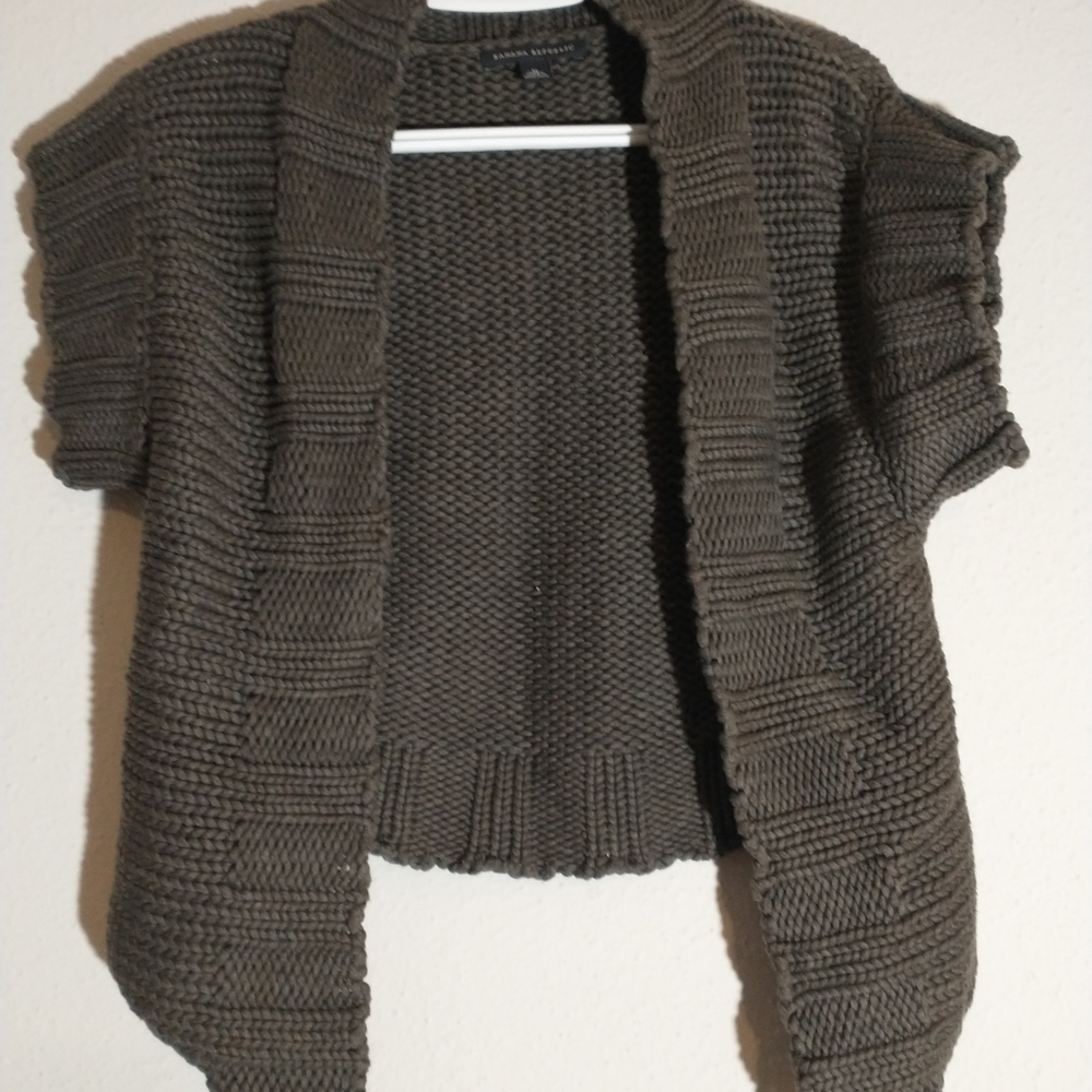 Gray sleeveless sweater cardigan